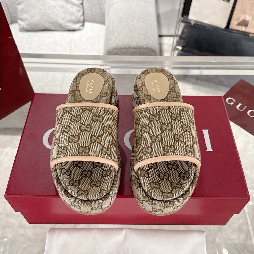 Gucci Sandals